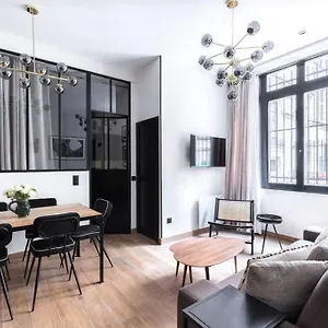 https://merveilleux-appartement-6p-2br-pigalle-gare-saint-lazare.fr-paris.fr
