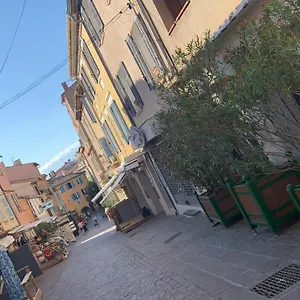 https://appartement-centre-ville-st-maxime-plage-a-pied.fr-provencehotel.com